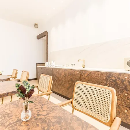 Sophia 94 Trastevere